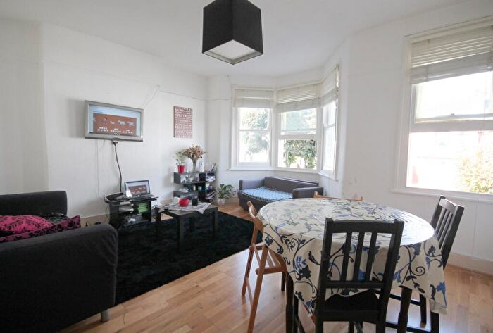 2 Bedroom Flat To Rent In Beresford Road, Wood Green, N8