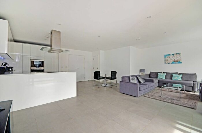 2 Bedroom Flat To Rent In Union Street, London Bridge, London, SE1