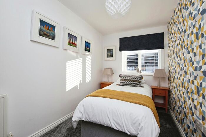 3 Bedroom End Of Terrace House For Sale In Carding Drive, Darlington, DL1
