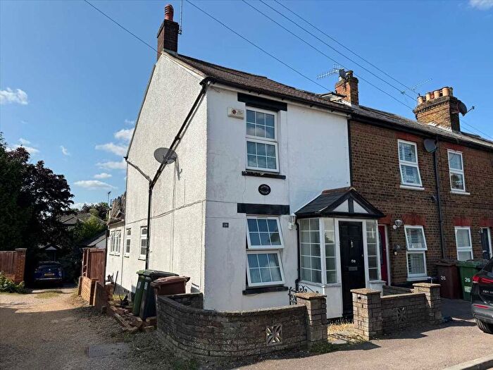 2 Bedroom End Of Terrace House To Rent In Spingfield, Bushey Heath, WD23