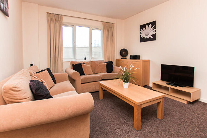 2 Bedroom Flat To Rent In High Street, Crawley, RH10