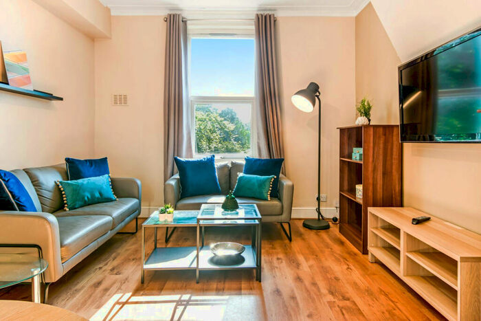 5 Bedroom House To Rent In Winstanley Terrace, Leeds, LS6