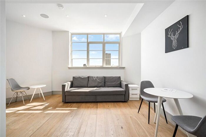 Apartment To Rent In Philpot Street, London, E1