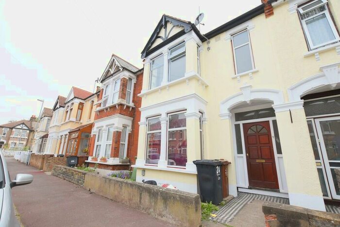 3 Bedroom Terraced House To Rent In Monteagle Avenue, Barking, IG11