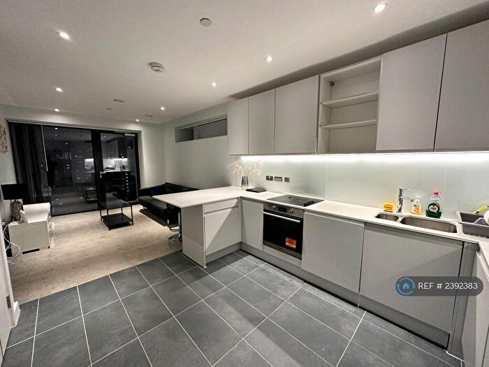 2 Bedroom Flat To Rent In Block B, Salford, M3