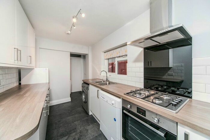 3 Bedroom Terraced House To Rent In Waldeck Street, Reading, RG1