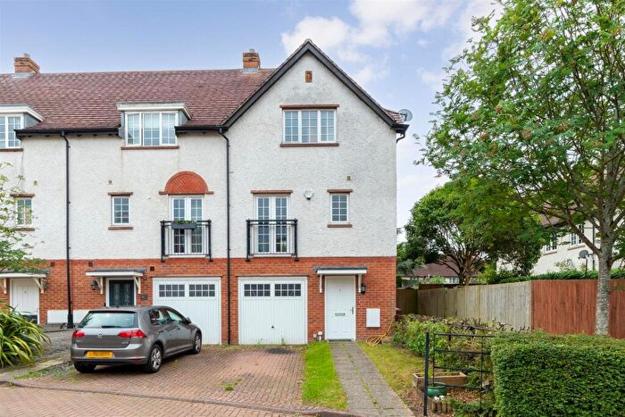 4 Bedroom House To Rent In Lowe Drive, Letchworth Garden City, SG6