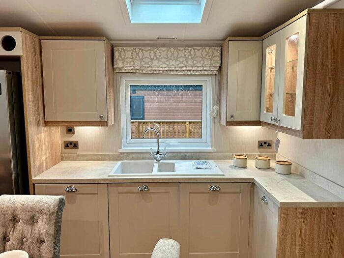 2 Bedroom Lodge For Sale In Goulton Lane, Northallerton, DL6