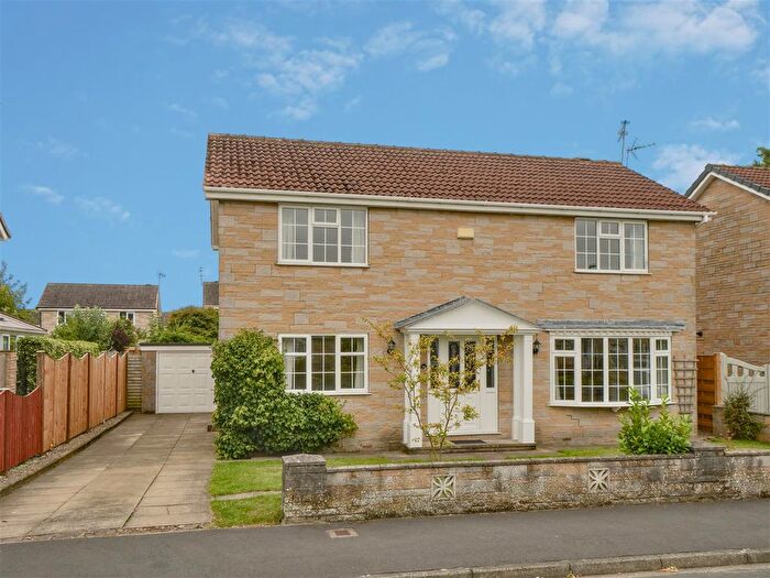 4 Bedroom Detached House For Sale In Swarthdale, Haxby, York, YO32