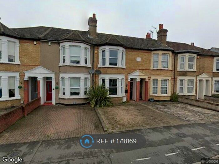 3 Bedroom Terraced House To Rent In Como Street, Romford, RM7
