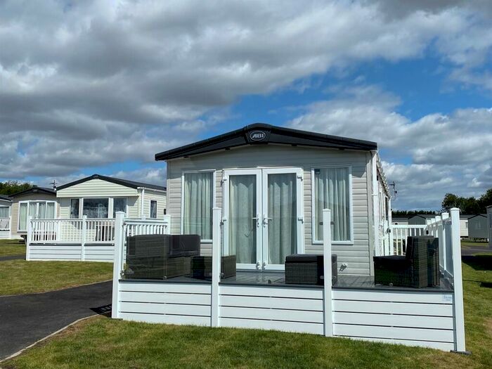 2 Bedroom Park Home For Sale In Carlton Meres Park, Carlton, Saxmundham, IP17