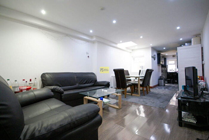 5 Bedroom Terraced House To Rent In Dawlish Road, Selly Oak, Birmingham, B29