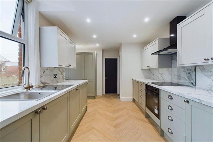 6 Bedroom Maisonette To Rent In Lavender Gardens, Newcastle Upon Tyne, NE2