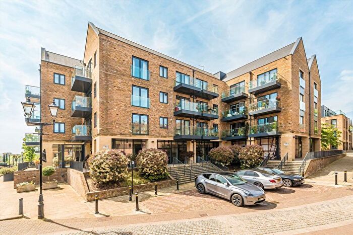 2 Bedroom Flat To Rent In Swan Street, Old Isleworth, TW7