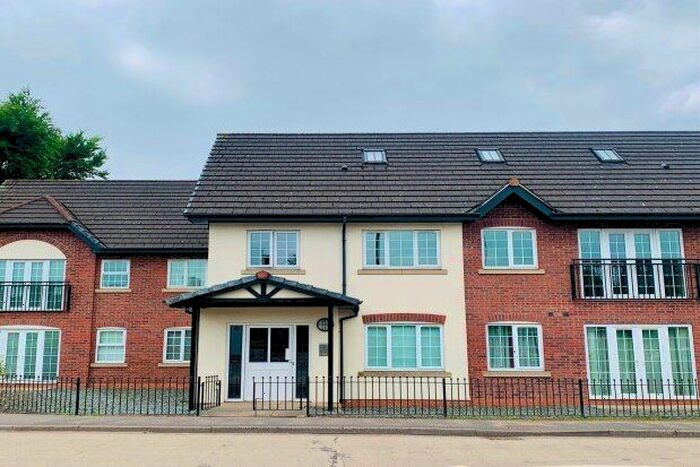 2 Bedroom Flat To Rent In Dixon Court, Macclesfield, SK11