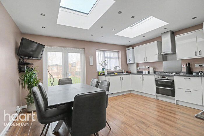 3 Bedroom Terraced House For Sale In Western Avenue, Dagenham, RM10