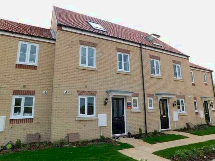 3 Bedroom Terraced House To Rent In Perth Close, Bourne, Lincolnshire, PE10