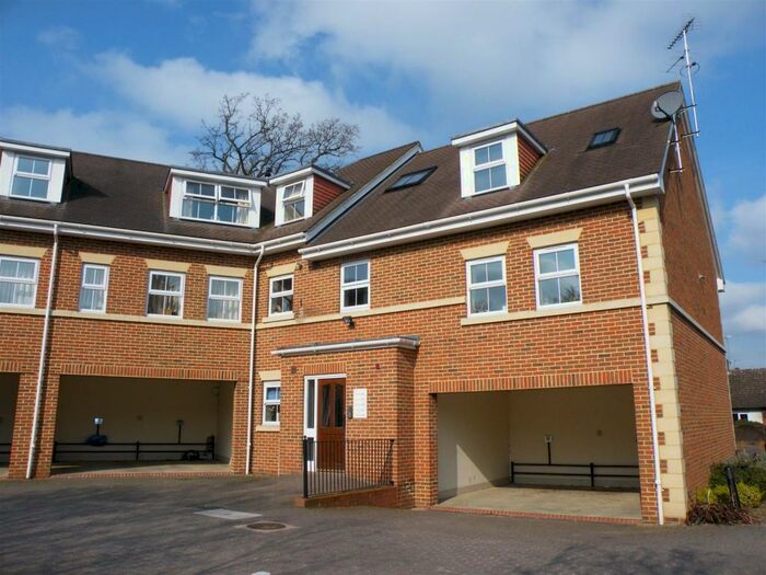 1 Bedroom Apartment To Rent In Connaught Road, Fleet, GU51
