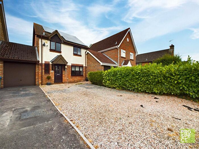 3 Bedroom Link Detached House To Rent In Gower Park, College Town, Sandhurst, Berkshire, GU47
