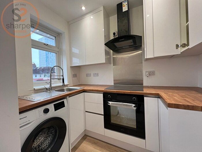2 Bedroom Maisonette To Rent In North Gardens, London, SW19