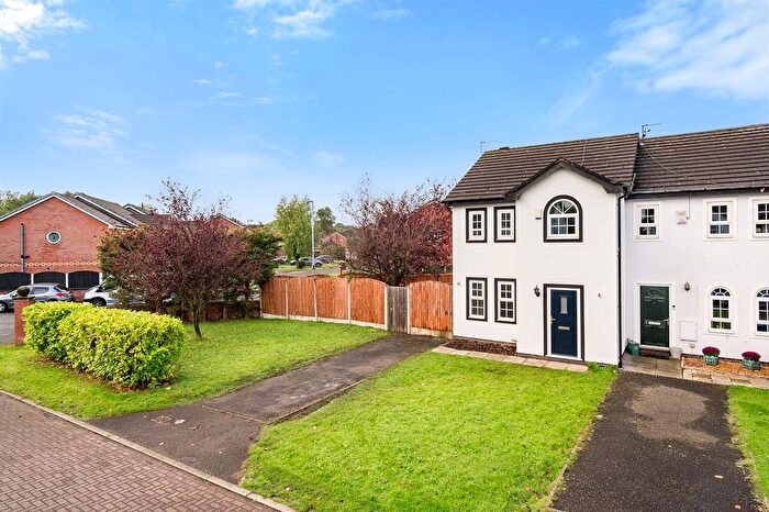 3 Bedroom Semi-Detached House To Rent In Stonechat Close, Worsley, M28