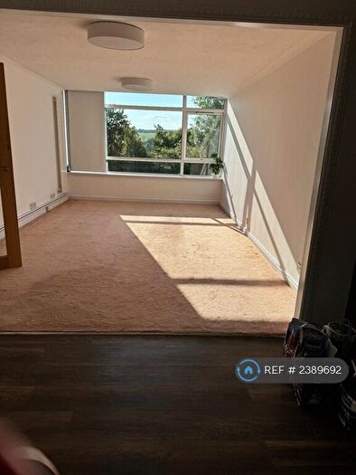 2 Bedroom Flat To Rent In Green Hill Gate, High Wycombe, HP13