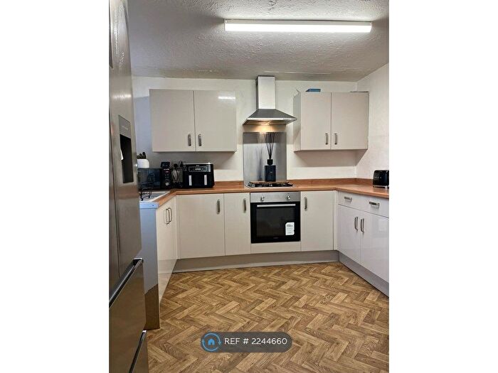 3 Bedroom Terraced House To Rent In Naburn Walk, Leeds, LS14