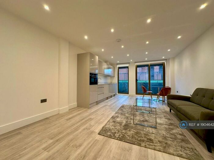 Studio To Rent In Holmes Road, London, NW5