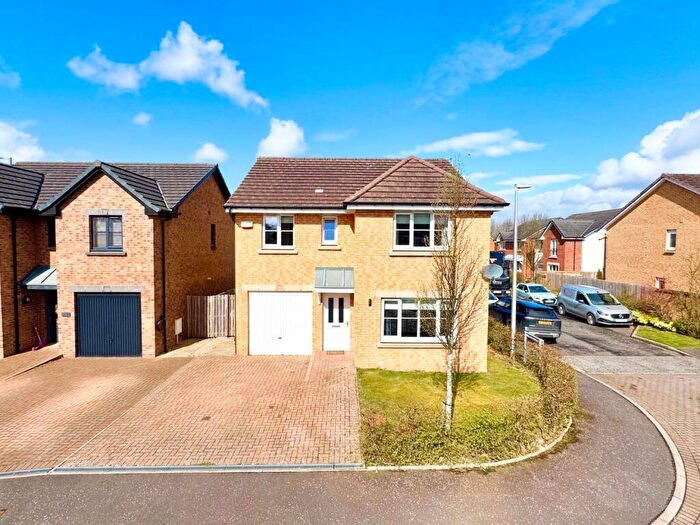 4 Bedroom Detached House For Sale In Roundhouse Circle, Renfrew, PA4