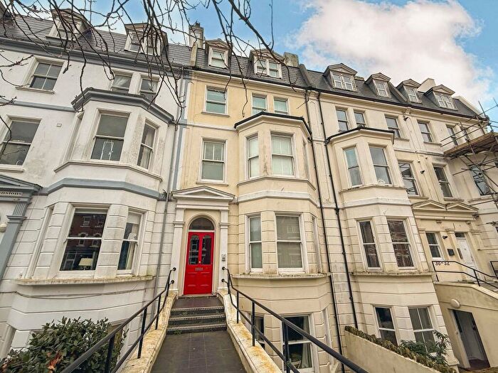 2 Bedroom Flat For Sale In Jevington Gardens, Eastbourne, BN21