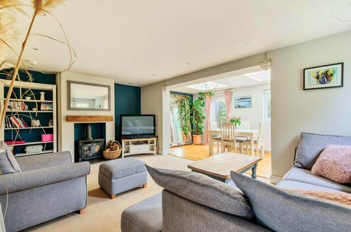 3 Bedroom Property To Rent In Bainden Close, Town Row, Crowborough, TN6