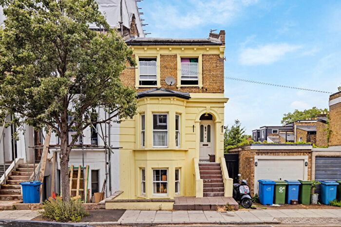 4 Bedroom End Of Terrace House To Rent In Graces Road, London, SE5