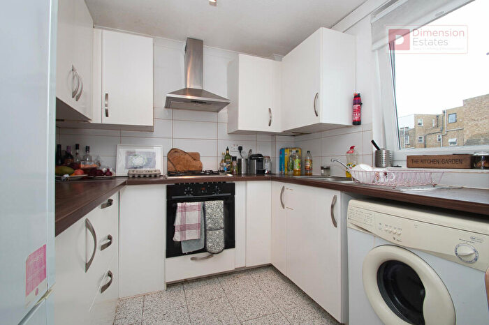 2 Bedroom Town House To Rent In Dalston, Hackney, E8