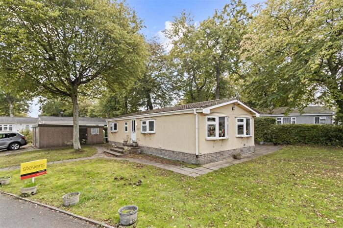 2 Bedroom Park Home For Sale In Deanland Wood Park, Golden Cross, Hailsham, BN27