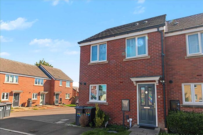 3 Bedroom Town House For Sale In Orchil Street, Giltbrook, Nottingham, NG16