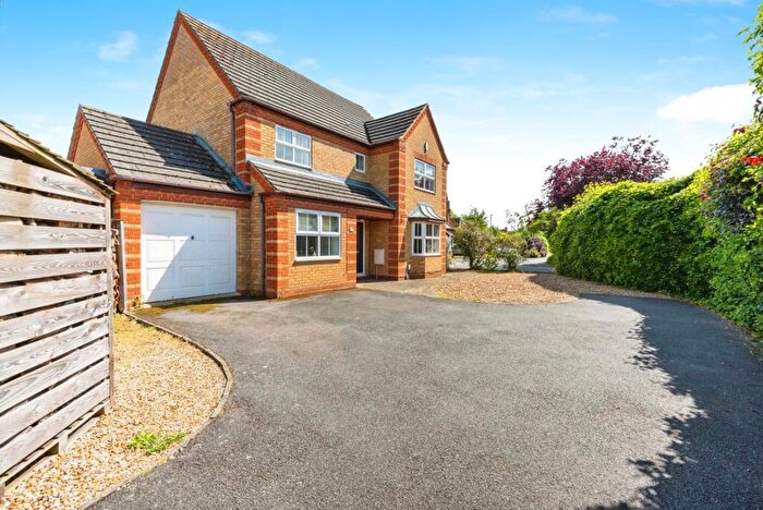4 Bedroom Detached House For Sale In Grange Road, Barton-le-Clay, Bedford, Bedfordshire, MK45
