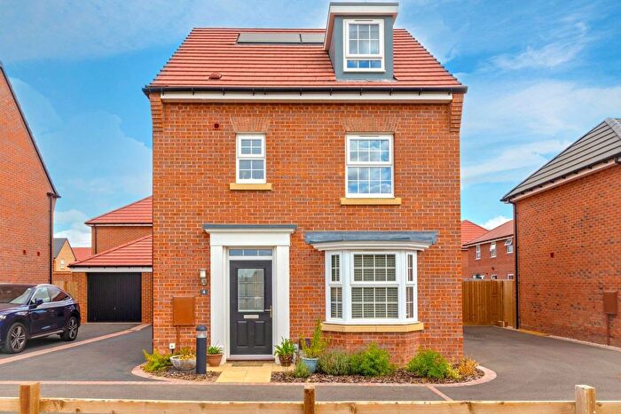 4 Bedroom Detached House For Sale In Kelstern Lane, Fernwood, Newark, Nottinghamshire, NG24