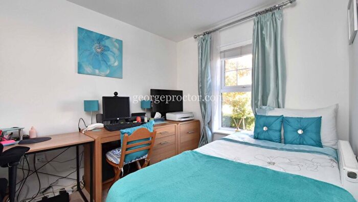 3 Bedroom Town House For Sale In Hawksmoor Grove, Bromley, BR2