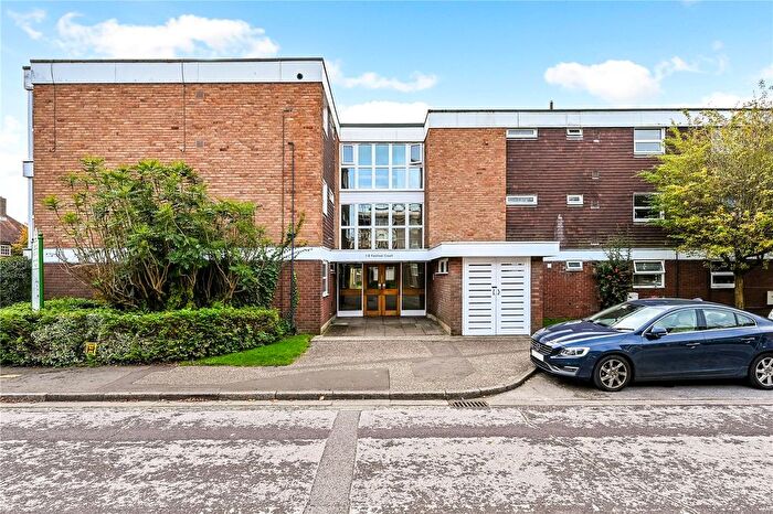 2 Bedroom Flat For Sale In Somerstown, Chichester, PO19
