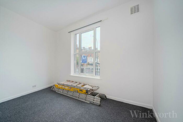 1 Bedroom Apartment To Rent In Waldram Crescent, London, SE23