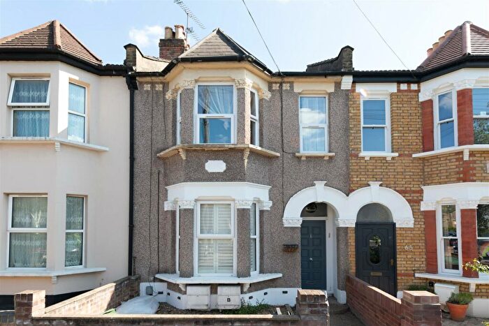 1 Bedroom Apartment To Rent In Hatherley Road, Walthamstow, E17