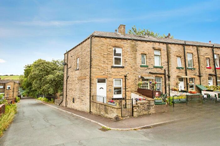 3 Bedroom End Of Terrace House For Sale In Edward Street, Sowerby Bridge, HX6