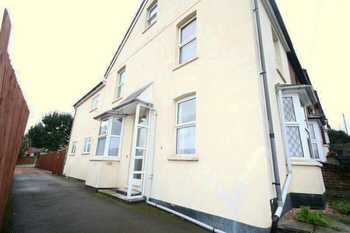 1 Bedroom Ground Flat To Rent In Addison Road, Chesham - One Bedroom Ground Floor Flat, HP5