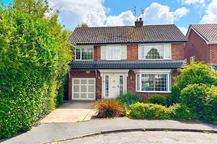 4 Bedroom Detached House For Sale In Windsor Close, Poynton, SK12