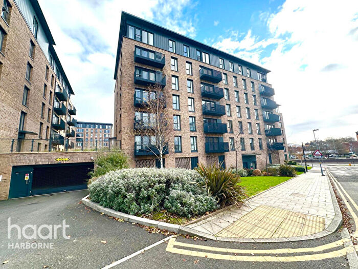 2 Bedroom Apartment To Rent In Hamilton Apartments, Birmingham, B15