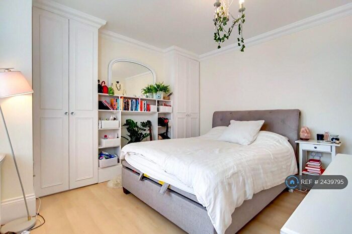 4 Bedroom Flat To Rent In Brighton Road, Surrey, KT6