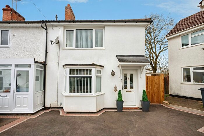 3 Bedroom Semi Detached House For Sale In Chells Grove, Birmingham, B13