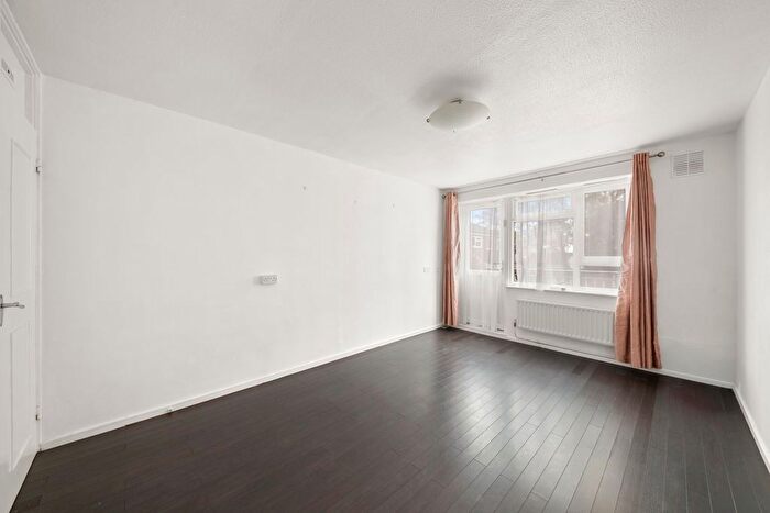 1 Bedroom Flat For Sale In Cowings Mead, Northolt, UB5
