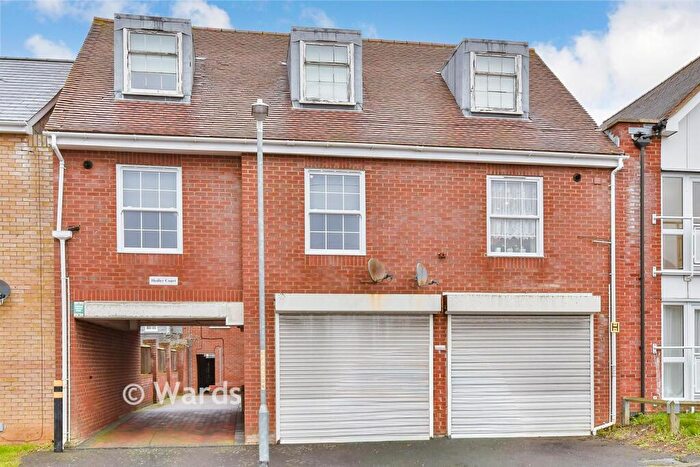 1 Bedroom Apartment For Sale In Fairview Road, Sittingbourne, Kent, ME10