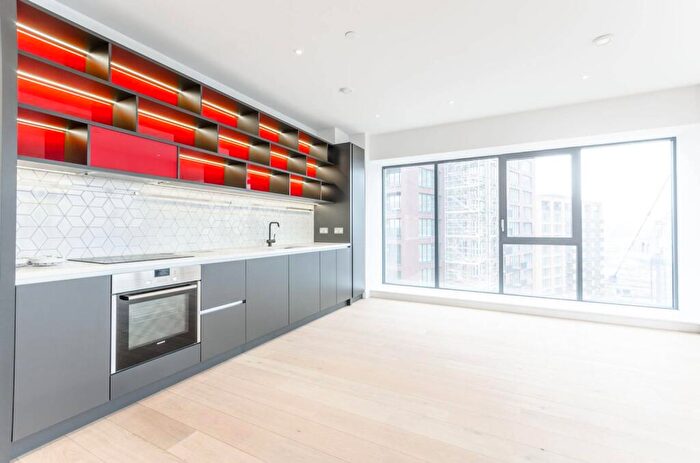 2 Bedroom Flat To Rent In Grantham House, Docklands, London, E14